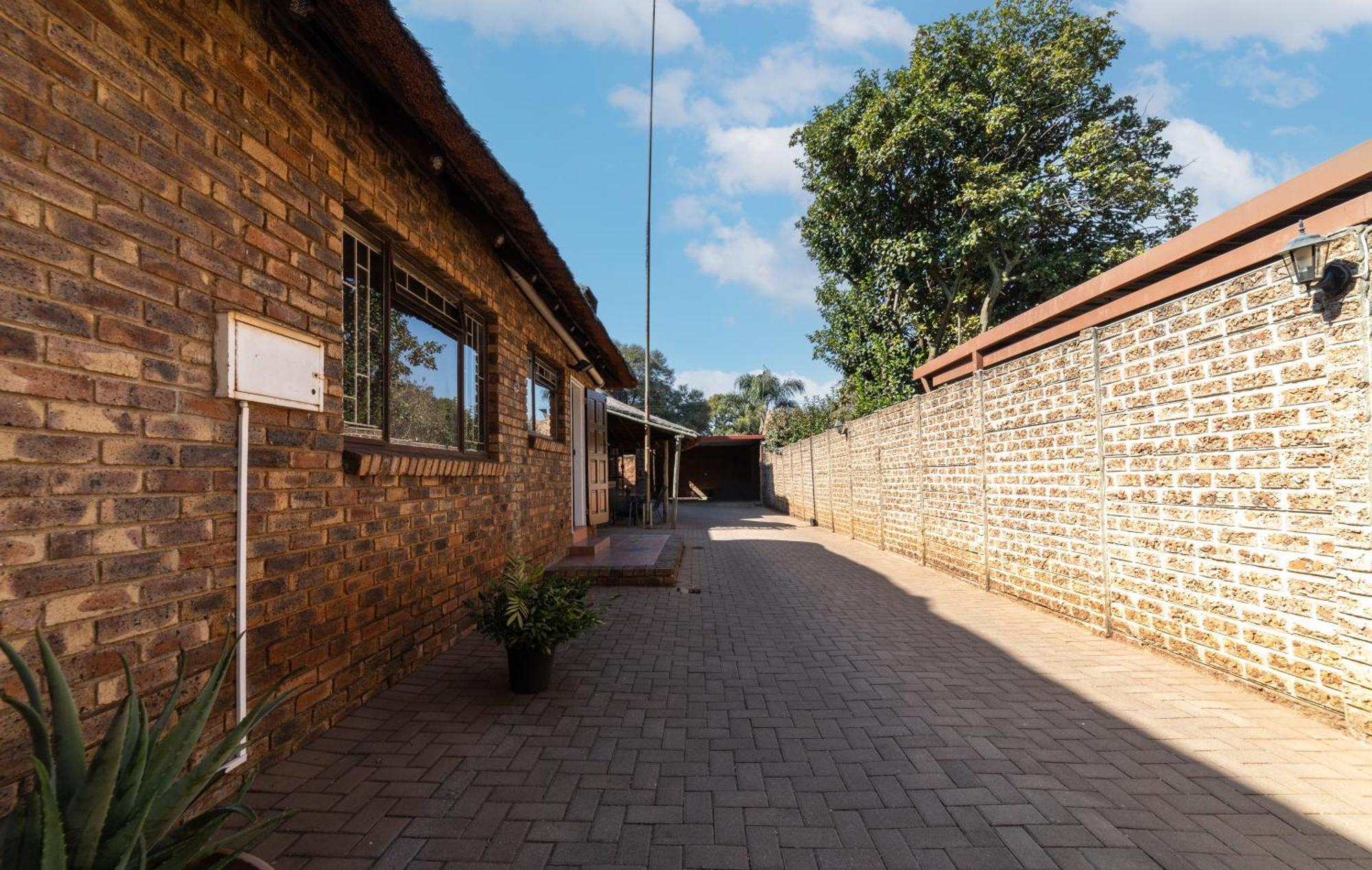 Thatch Haven Guesthouse Centurion Exterior foto