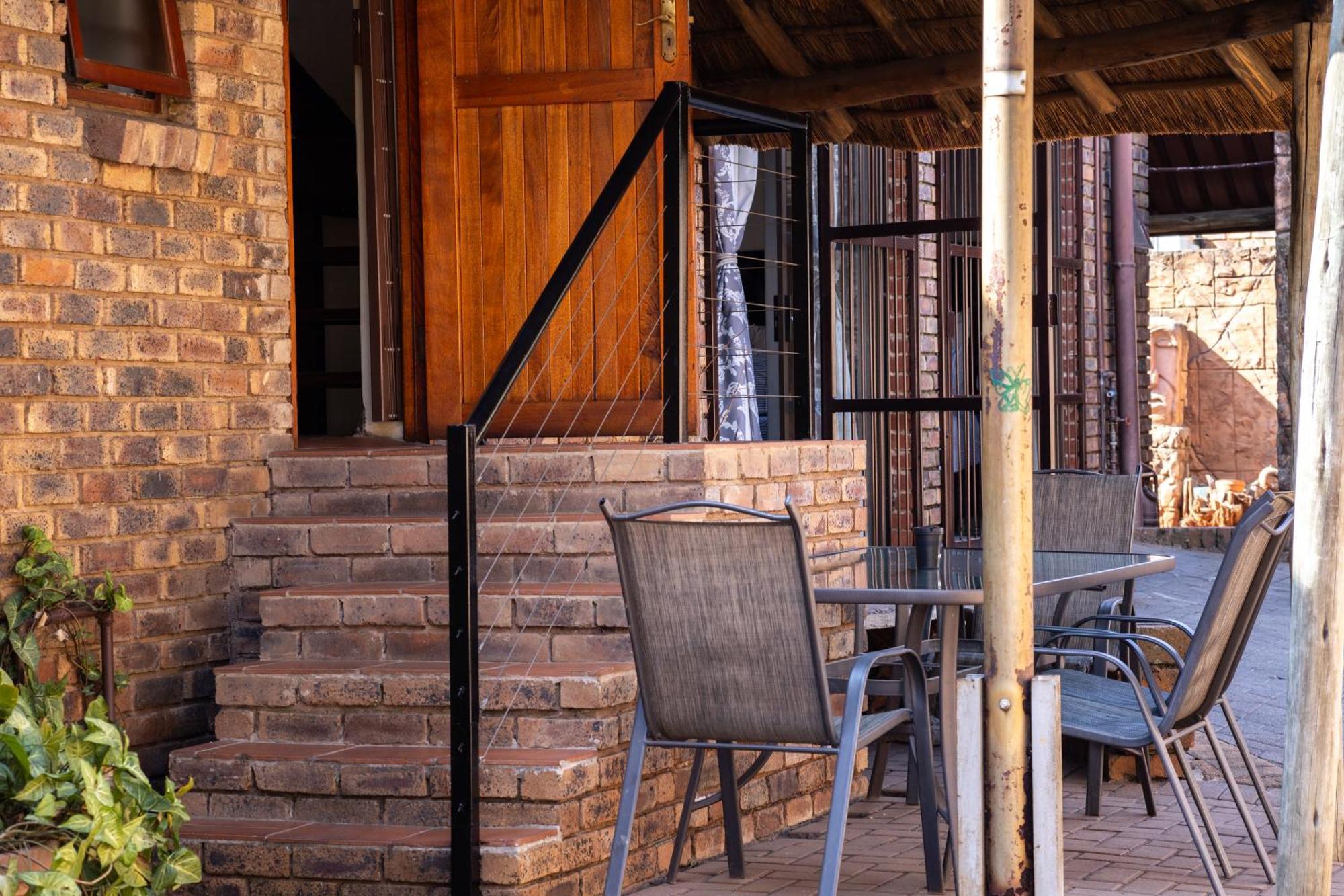 Thatch Haven Guesthouse Centurion Exterior foto