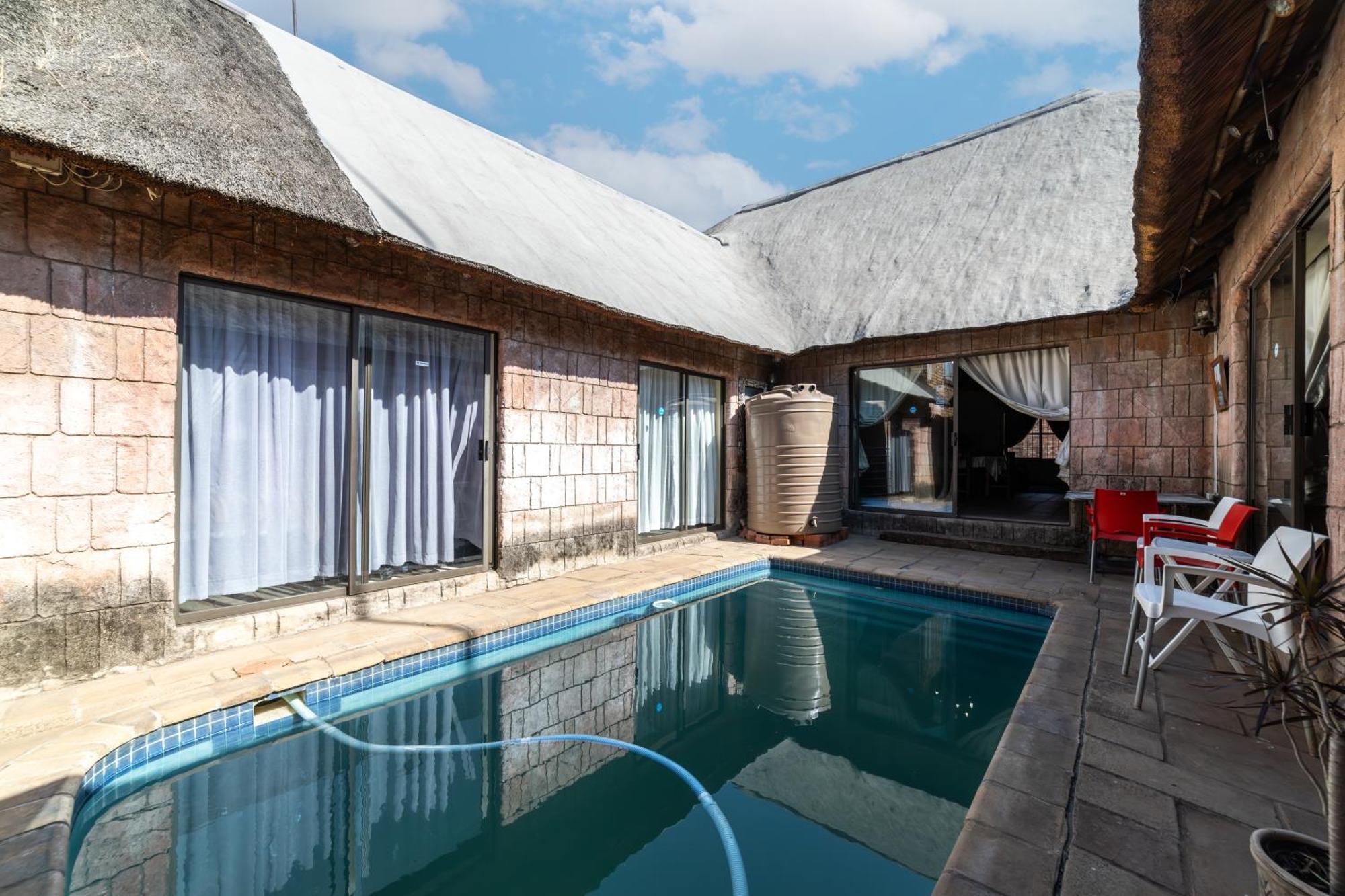 Thatch Haven Guesthouse Centurion Exterior foto
