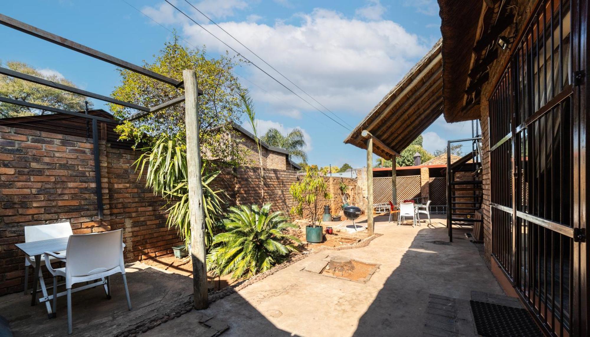Thatch Haven Guesthouse Centurion Exterior foto